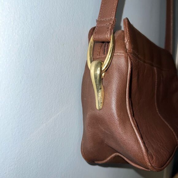 Via Piaggi, Vintage Chestnut Brown Genuine Leather Adjustable Crossbody Purse - Picture 4 of 13